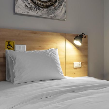 Kontrakt Boutique Hotel كييف الغرفة الصورة